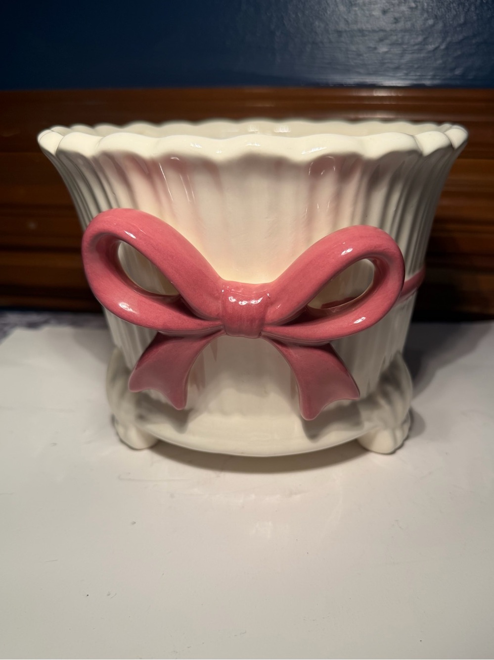 Vintage White Ceramic Planter Cachepot Pink Bow Scalloped Rim 7” Round